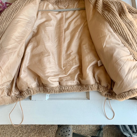 New Look Sherpa Jacket with Pockets and Waist Drawstring - Picture 10 of 10